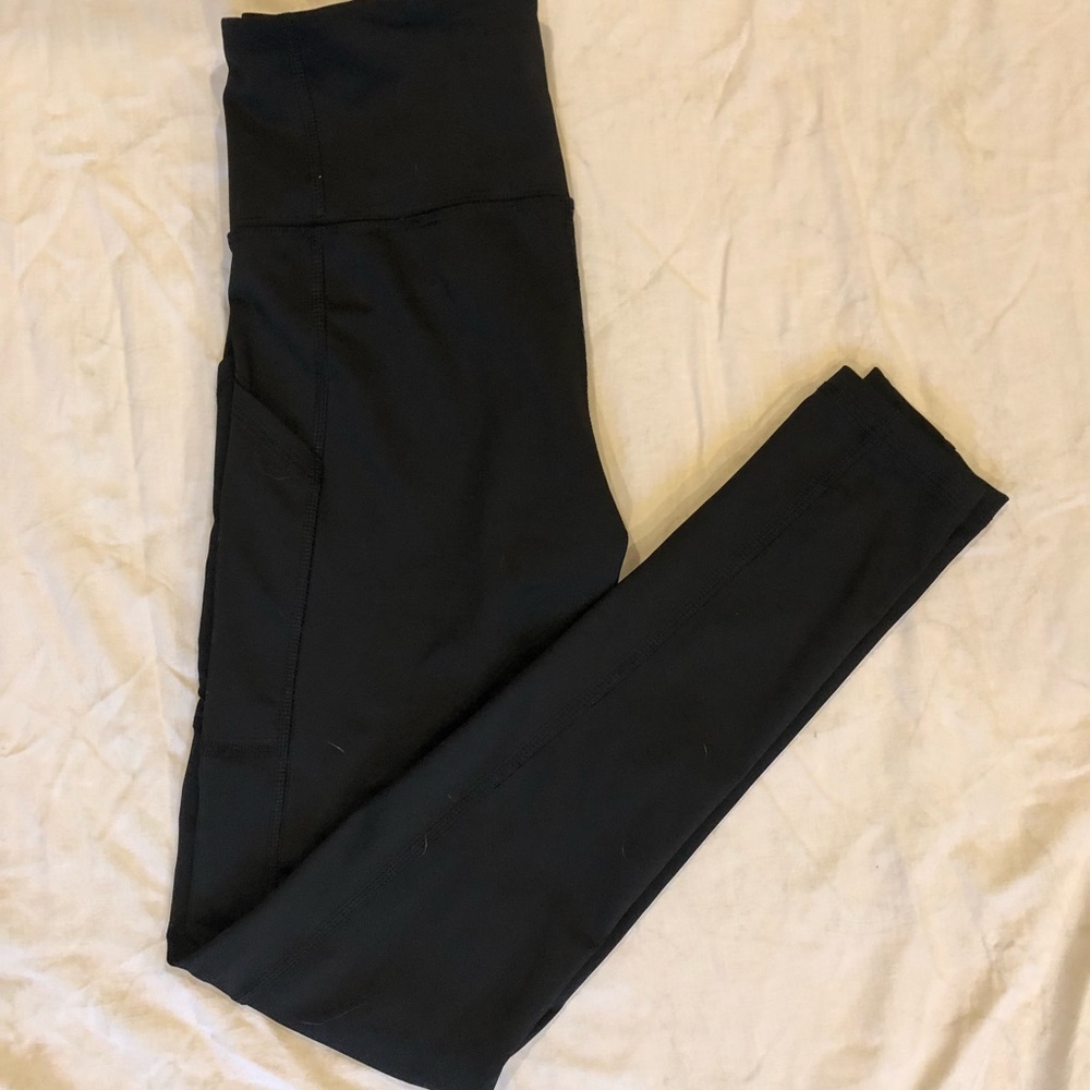Black pocket leggings